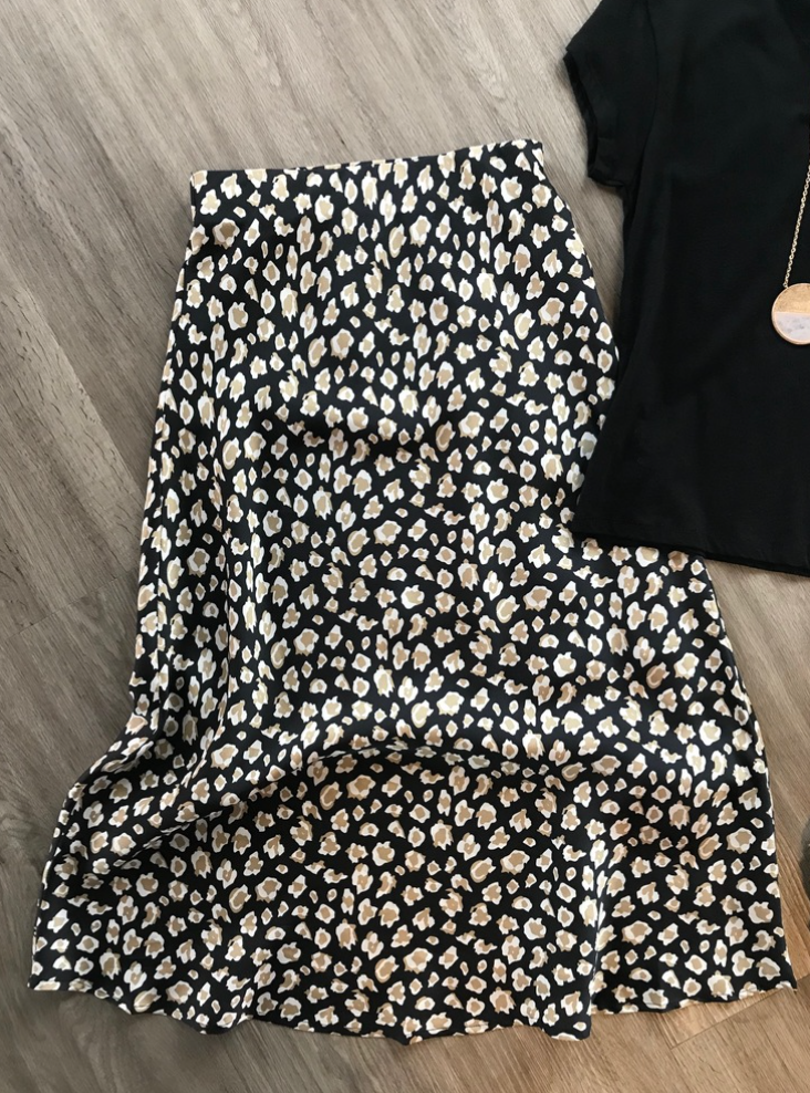 printed midi skirt trend.