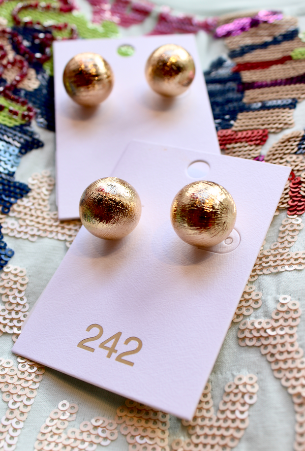 Chic Golden Ball Stud
