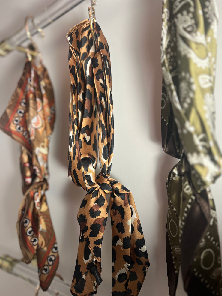 Round Here Scarf | Leopard