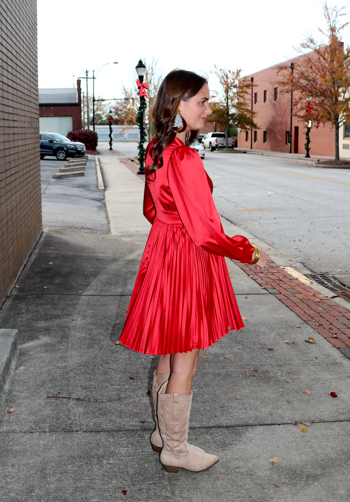 Do The Twist Pleated Dress | RED