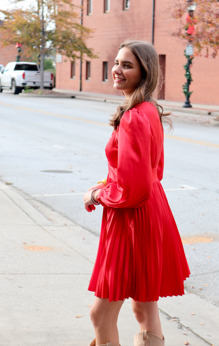 Do The Twist Pleated Dress | RED