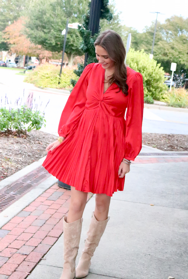 Do The Twist Pleated Dress | RED