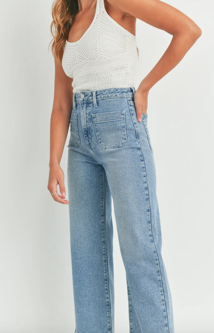 Patch Pocket Wide Leg | Medium Wash