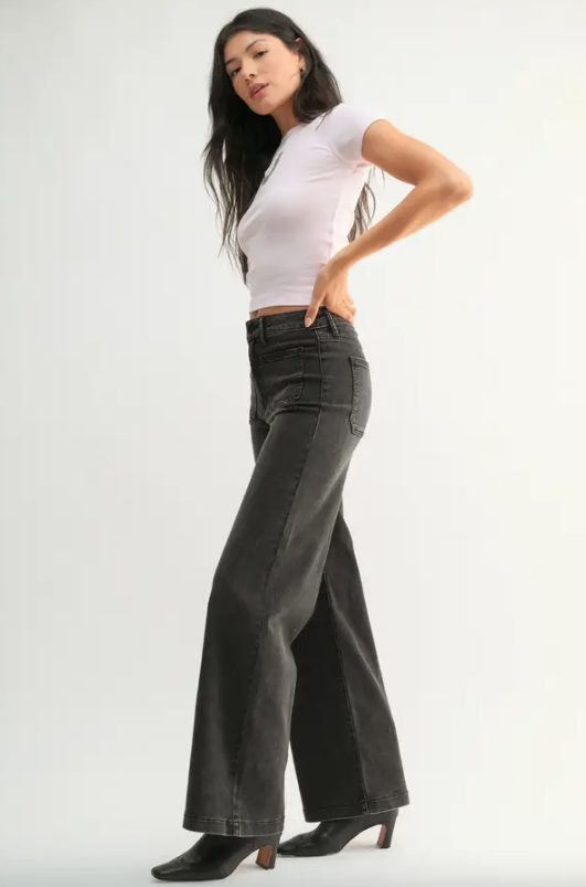 Mini Patch Pocket Wide Leg | Washed Black
