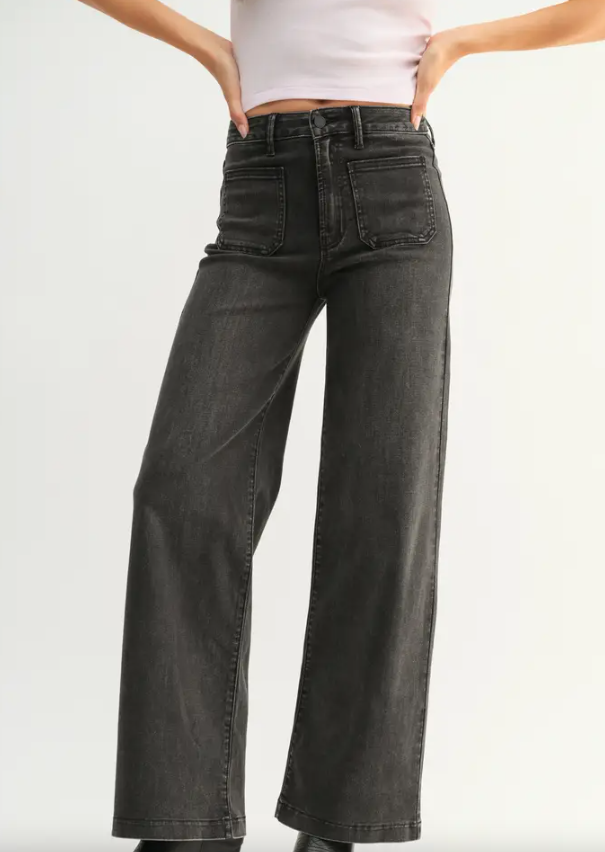 Mini Patch Pocket Wide Leg | Washed Black