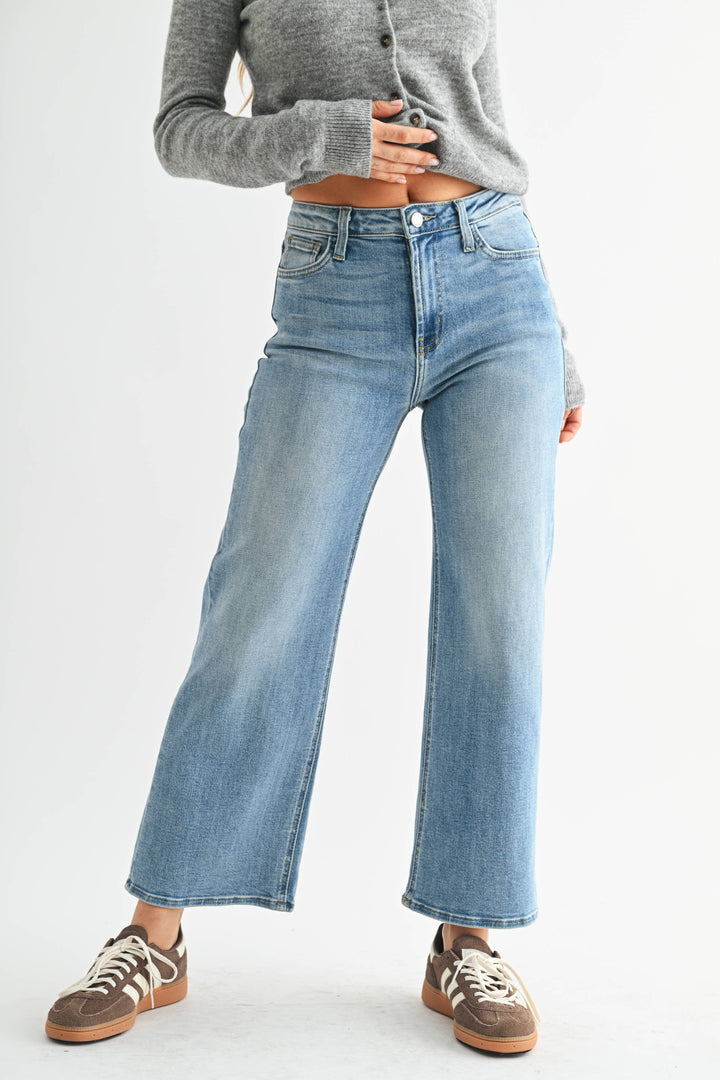 Classic Cropped Wide Leg Jeans | Medium Wash
