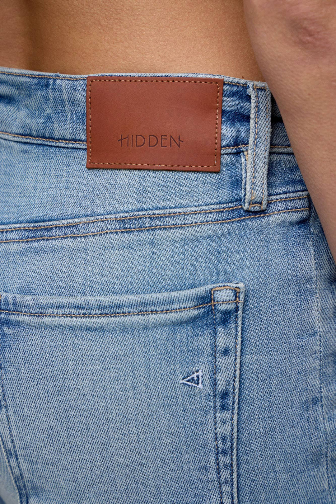 Side Seam A Line Sorts | Medium Wash